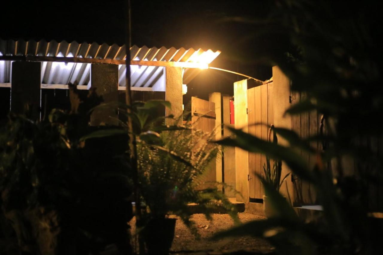 Hidden Well Hiriketiya Hostel Dickwella Exterior photo